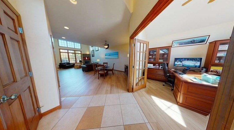 1010 Blackthorne Dr, Jeannette, PA 15644