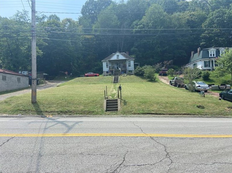 882 Forest, Whitaker, PA 15120