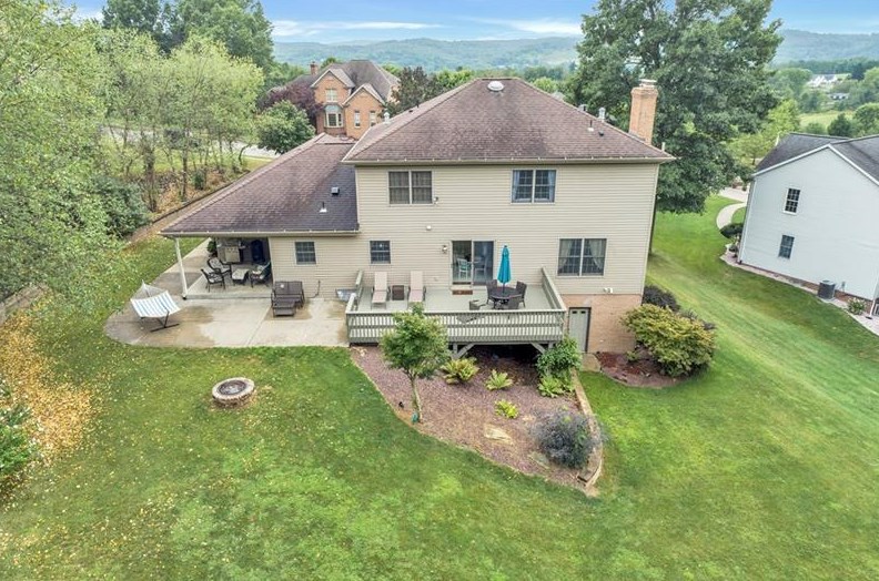 115 Hemlock Way, Ellwood City, PA 16117