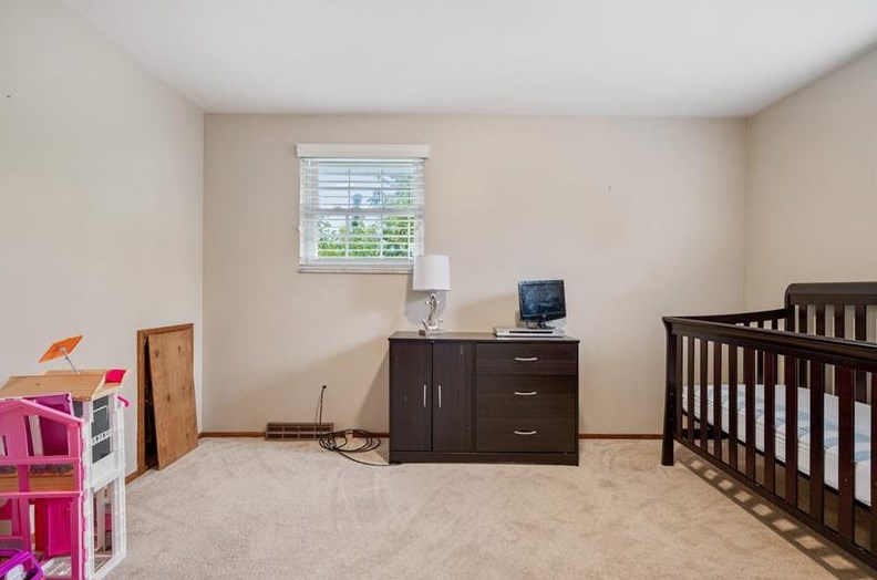 420 Franklin Heights Dr, Monroeville PA  15146-1036 exterior