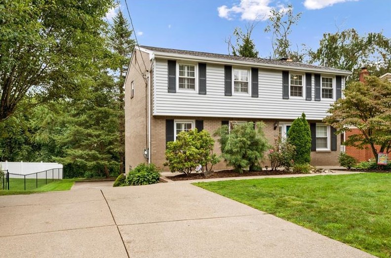 420 Franklin Heights Dr, Monroeville PA  15146-1036 exterior