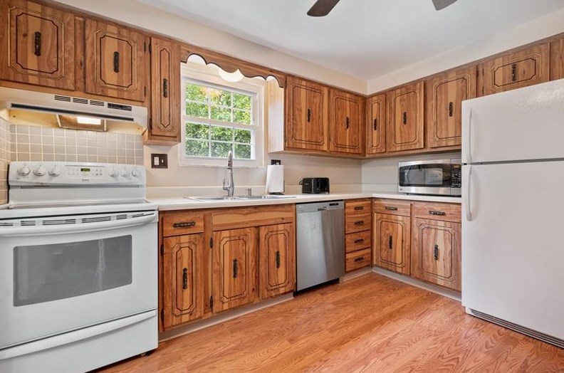 420 Franklin Heights Dr, Monroeville PA  15146-1036 exterior