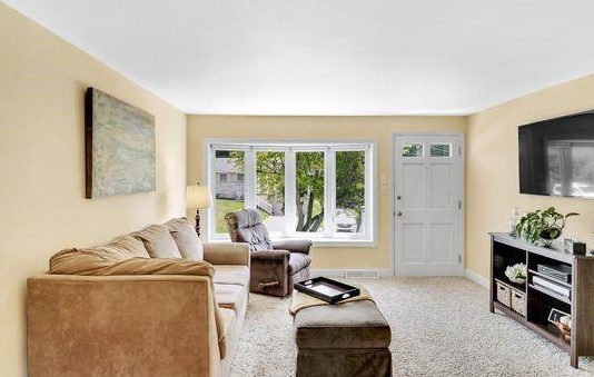 47 Martha Ave, Jeannette, PA 15644