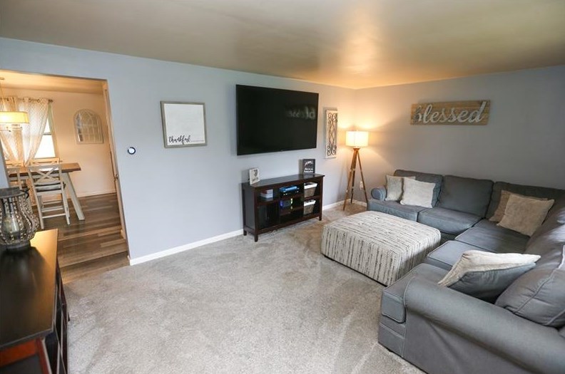 280 Overlook Dr, Beaver Falls, PA 15010