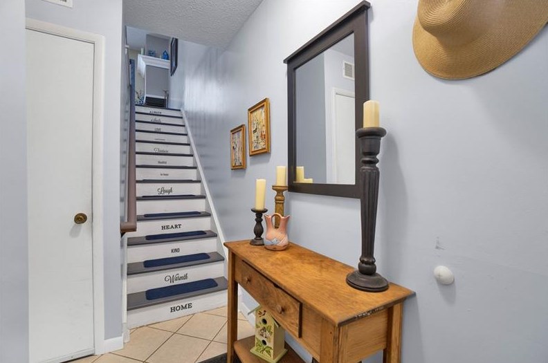 106 Old Village Ln, Bethel Park, PA 15102-3224