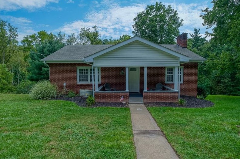 134 Story Rd, Export, PA 15632