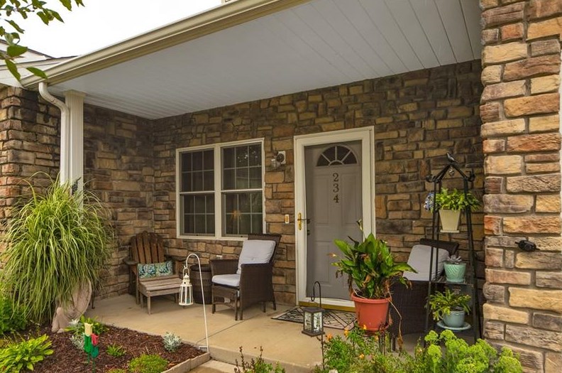 234 Cambria Hill Dr, Tarentum, PA 15084-9315