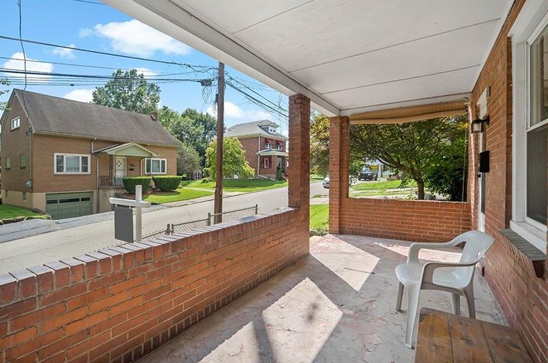 827 Elizabeth St, Turtle Creek, PA 15145-1701