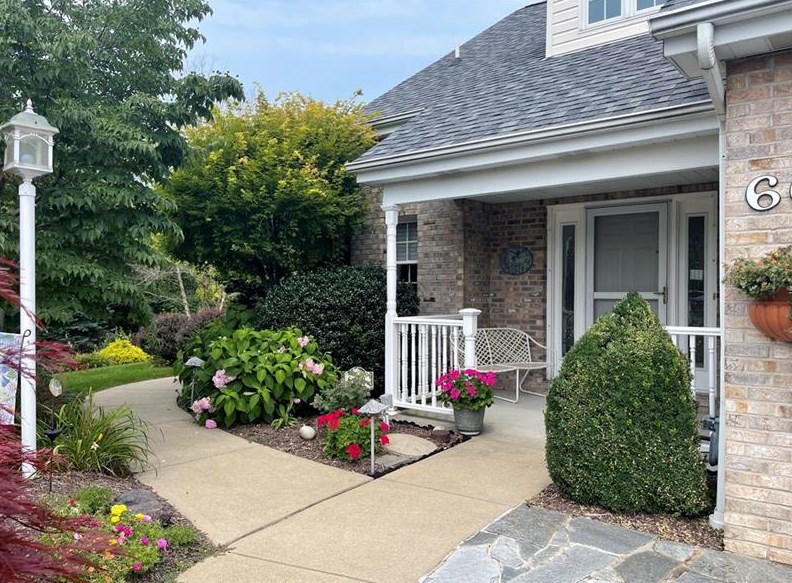 608 Gander Cir South, Bridgeville, PA 15017