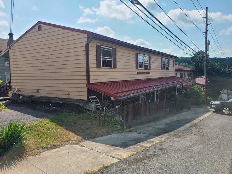 400 Broadway St, Rockwood, PA 15557