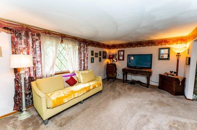 10 Valley Rd, Indiana PA  15701-3624 exterior