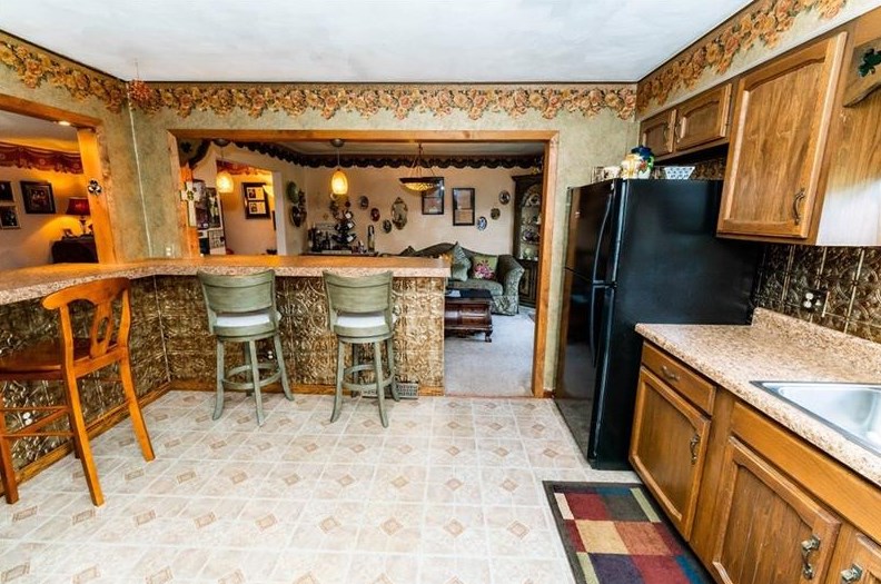 10 Valley Rd, Indiana PA  15701-3624 exterior