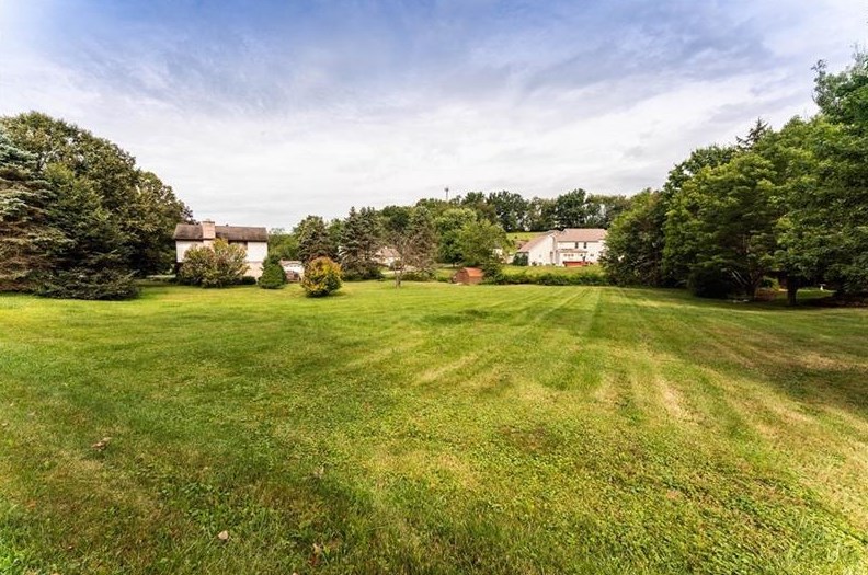 10 Valley Rd, Indiana PA  15701-3624 exterior