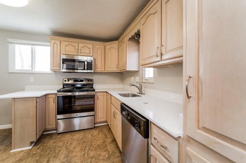 320 Marbury Dr, North Huntingdon PA  15642-1640 exterior