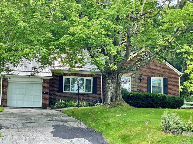 435 New Castle St, Slippery Rock, PA 16057