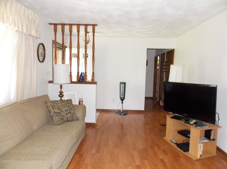 161 Wises Grove Rd, New Brighton, PA 15066