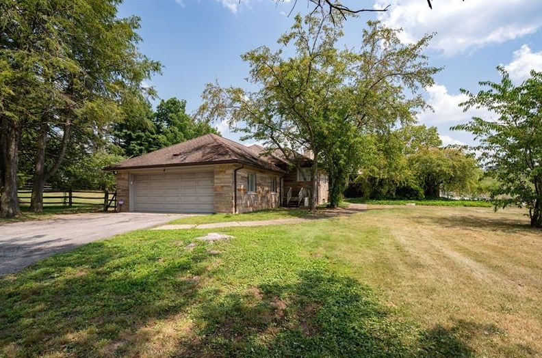 112 Orchard Dr, Kittanning PA  16201-3603 exterior