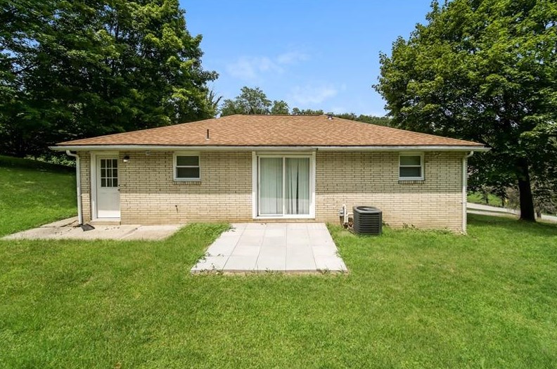 1211 Main St, North Huntingdon, PA 15642