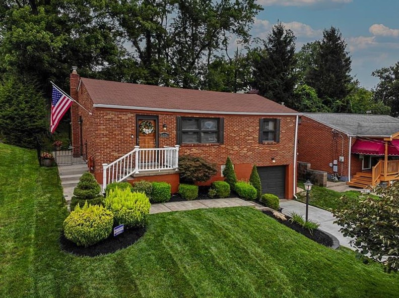 6036 Broad St, Library, PA 15129