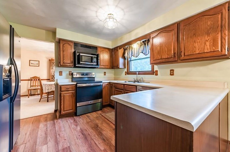 3008 Hyland Rd, North Huntingdon, PA 15642