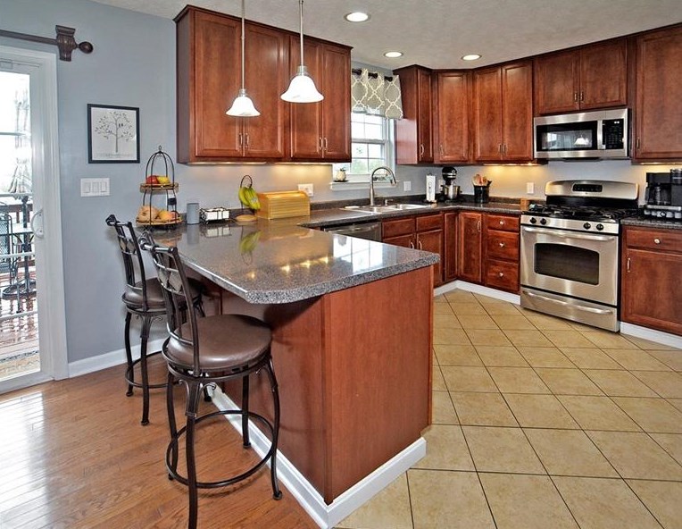 4027 Great Star Ct, Jeannette, PA 15644