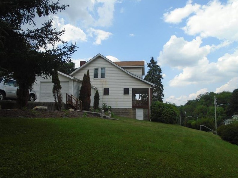 680 Tyrol Blvd, Monessen, PA 15062-2458