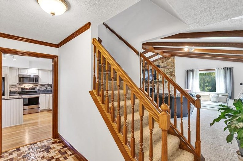 620 Highland Ridge Rd, Claysville, PA 15323