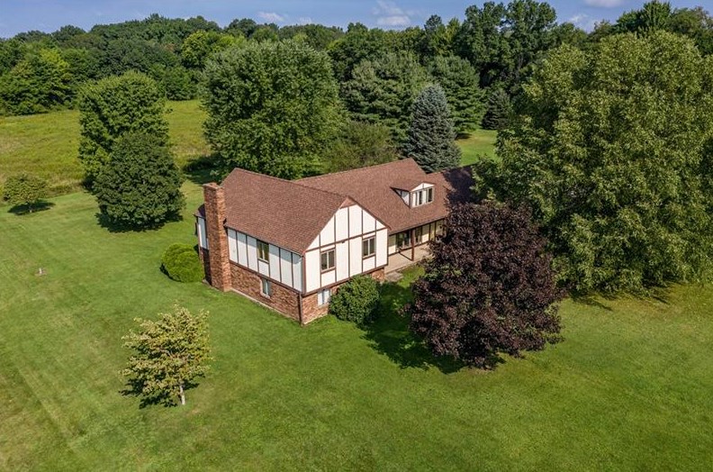 466 Sieg Hill Rd, Hermitage, PA 16159