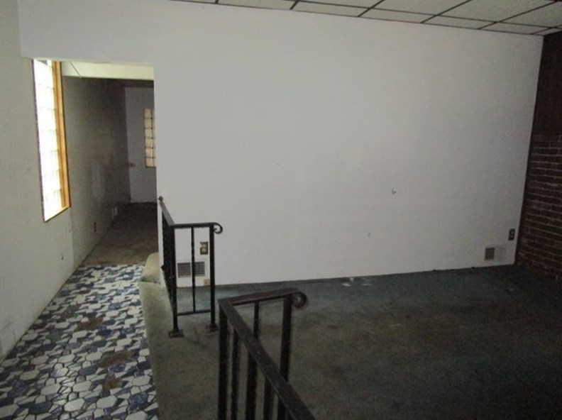 601 E 17th Ave, Whitaker, PA 15120