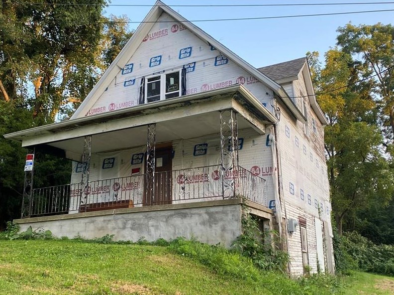 120 Naponic Ln, North Huntingdon, PA 15642-1337