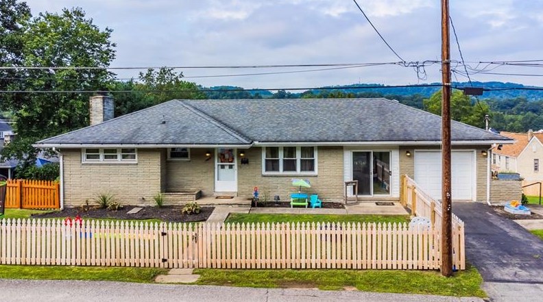 1016 Howard St, West Newton, PA 15089