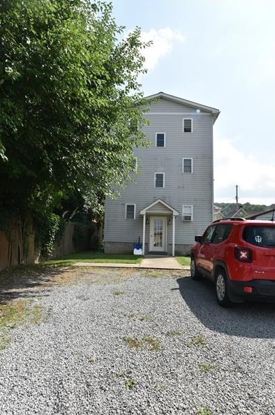 316 Wayne Ave, Ellwood City, PA 16117