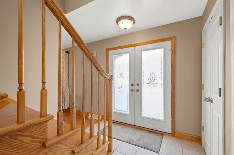 65 Hobbitt Ln, Finleyville, PA 15332