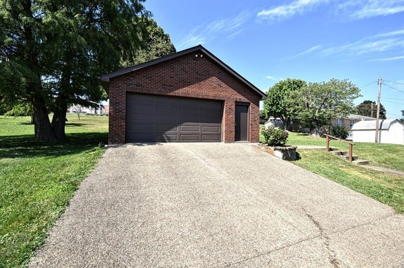 1811 Chestnut St, Washington, PA 15301-2637