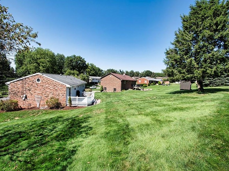 411 Primrose Dr, Sarver, PA 16055-9576