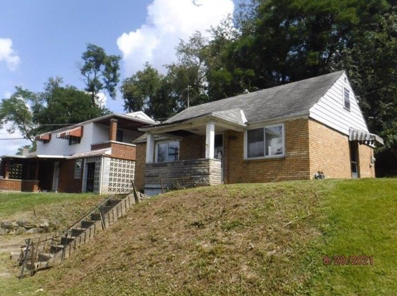 4213 School St, Whitaker, PA 15120