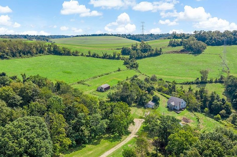 76 Nickolay Rd, Rea, PA 15312-2655