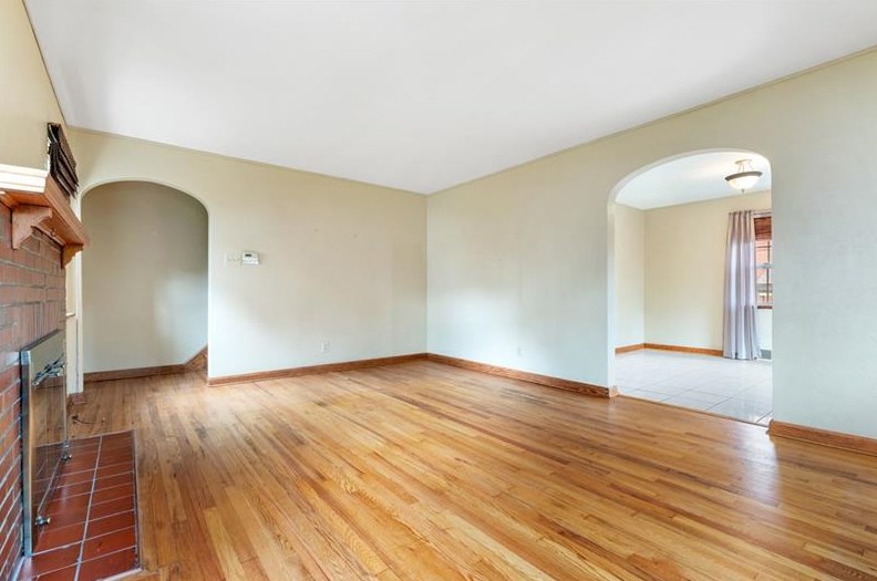 1056 Sarah St, Bridgeville, PA 15017