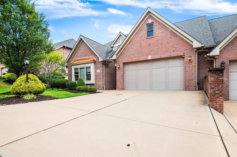 1712 Waterleaf Dr, Sewickley, PA 15143