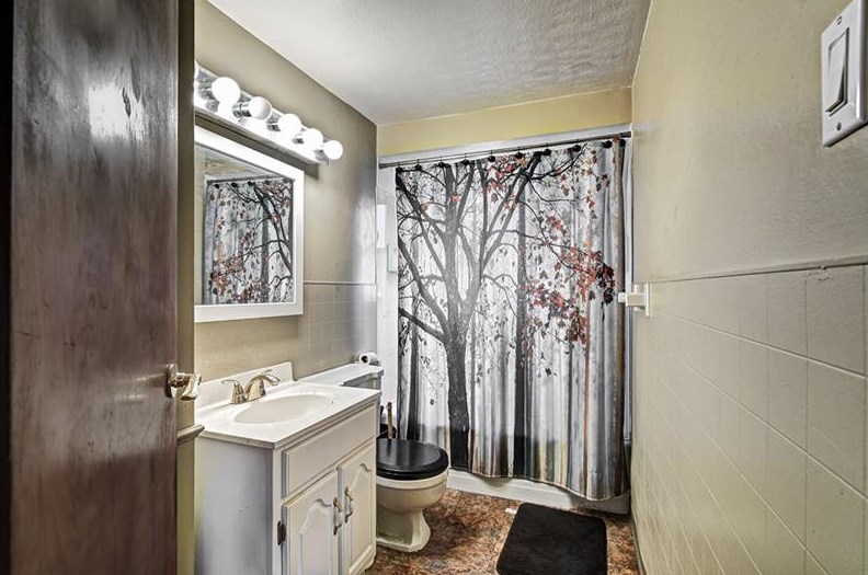 934 Woodside Ave, Ellwood City PA  16117-1340 exterior