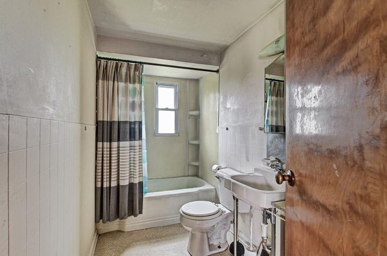 934 Woodside Ave, Ellwood City PA  16117-1340 exterior