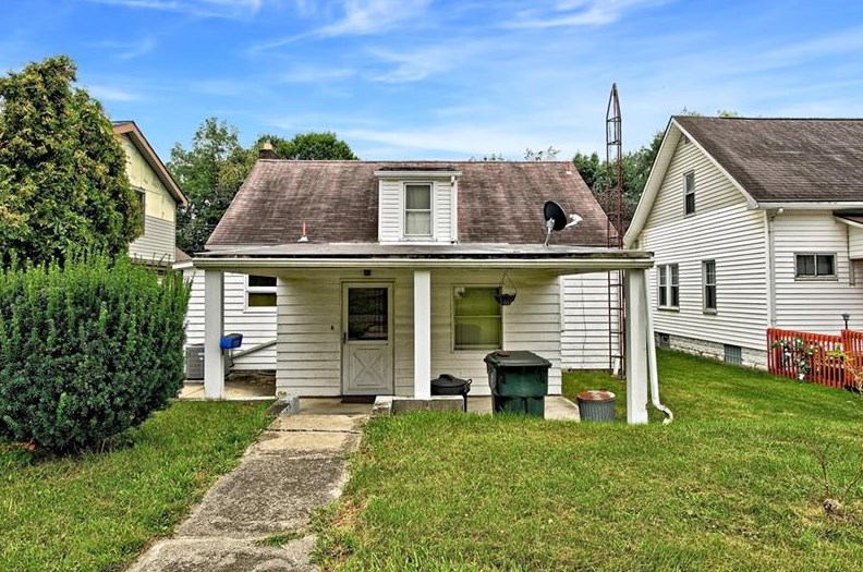 934 Woodside Ave, Ellwood City, PA 16117-1340
