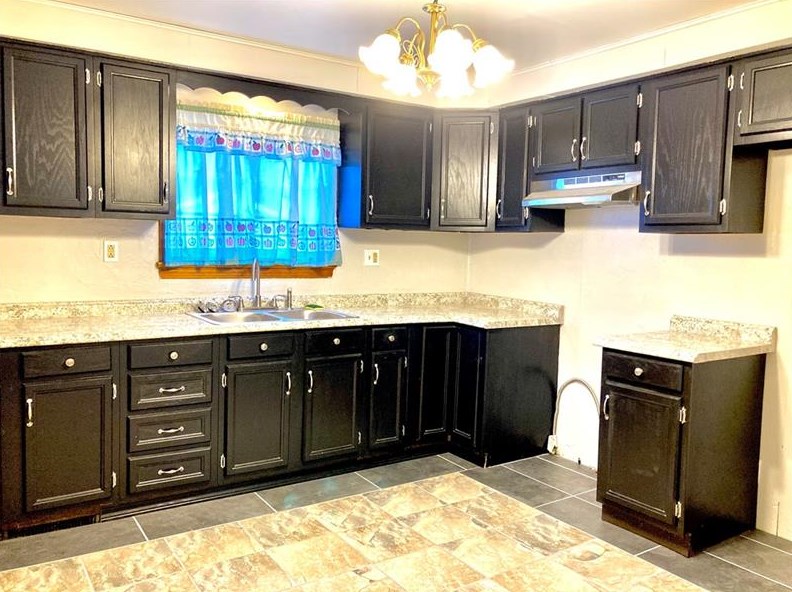 534 5th Ave, Ford City, PA 16226
