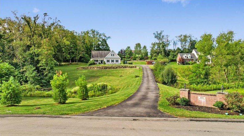 1065 Red Tail Holw, Washington, PA 15301-8178