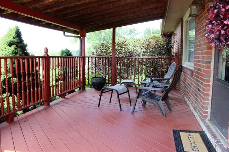 2825 River Rd, Ellwood City, PA 16117-3732