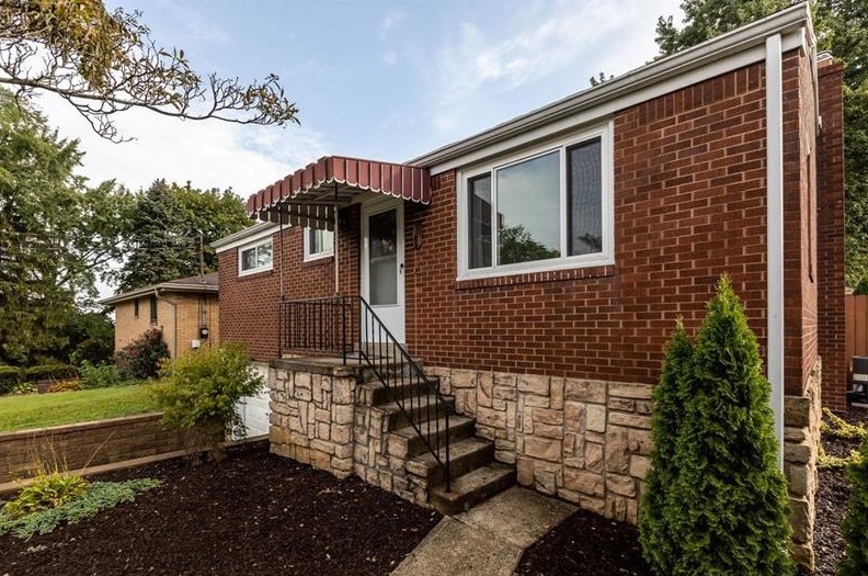 554 Neely St, Baden, PA 15005-1631