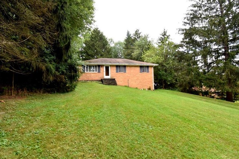 28 Guinn Dr, Washington, PA 15301-3212