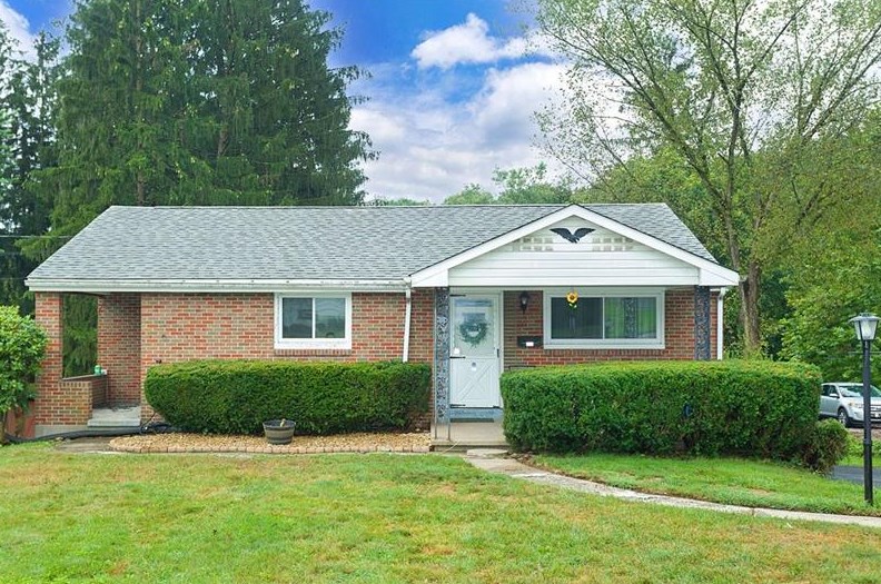 442 Home Dr, Trafford, PA 15085