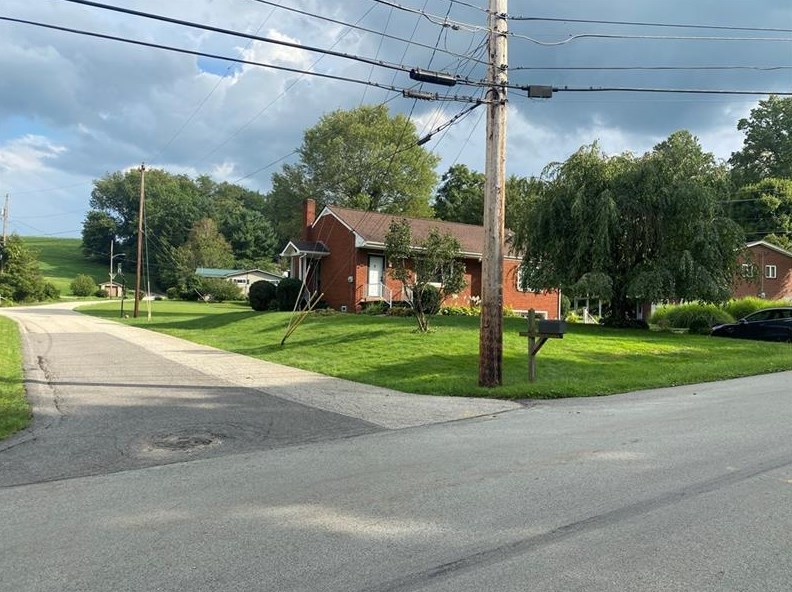 342 Vernon Dr, West Newton, PA 15089