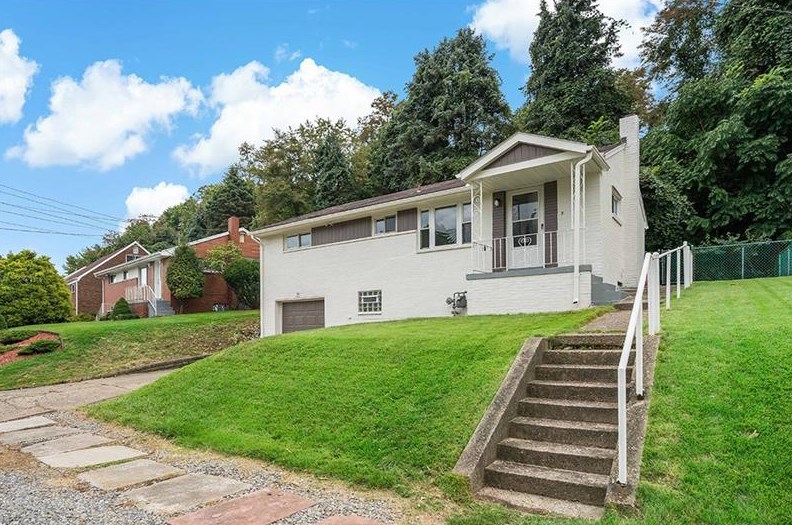 77 Central Ave, North Versailles, PA 15137